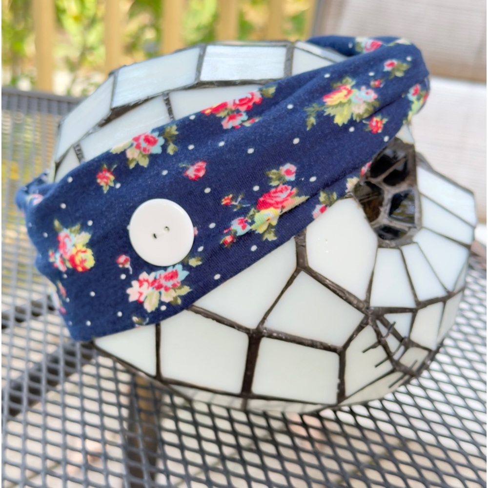 Button headband navy blue flowers - medical - nursing - nurses - doctors - mask